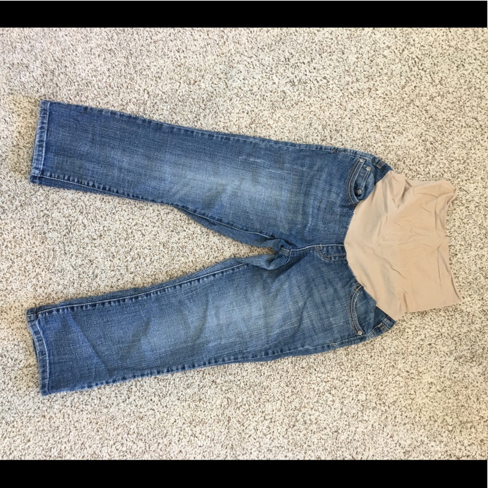 Tags cut out, but they are motherhood maternity size small.